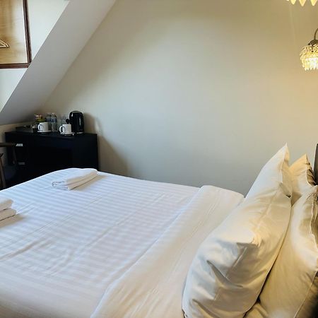 Woodcock Inn Felbridge Bagian luar foto