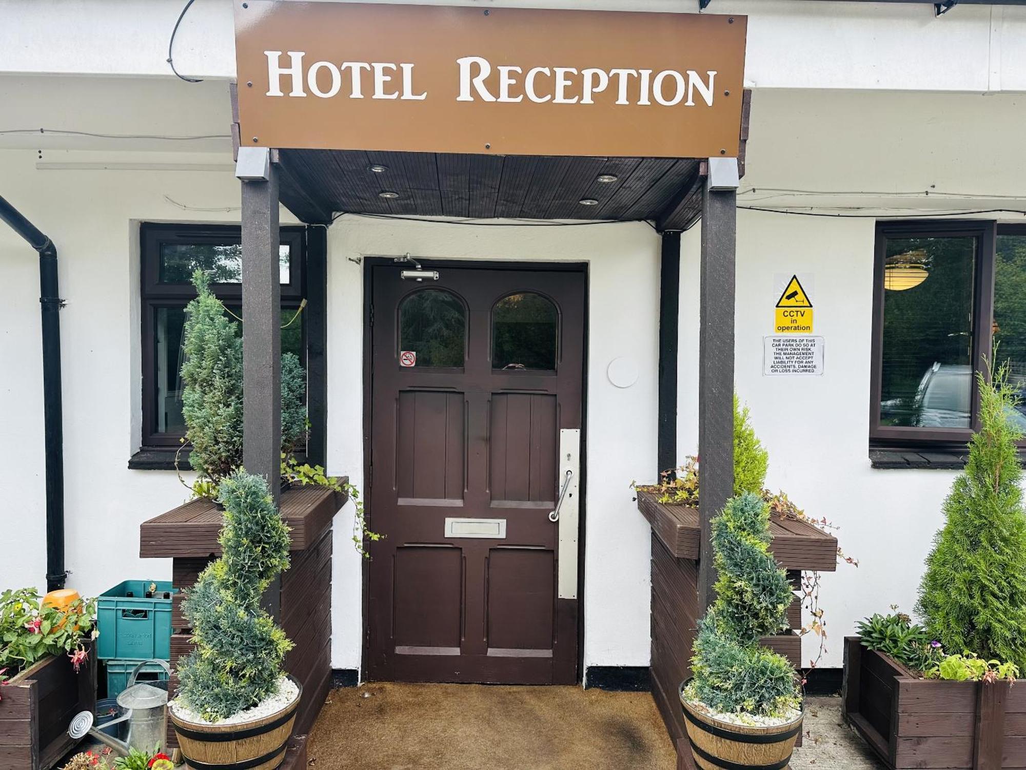 Woodcock Inn Felbridge Bagian luar foto