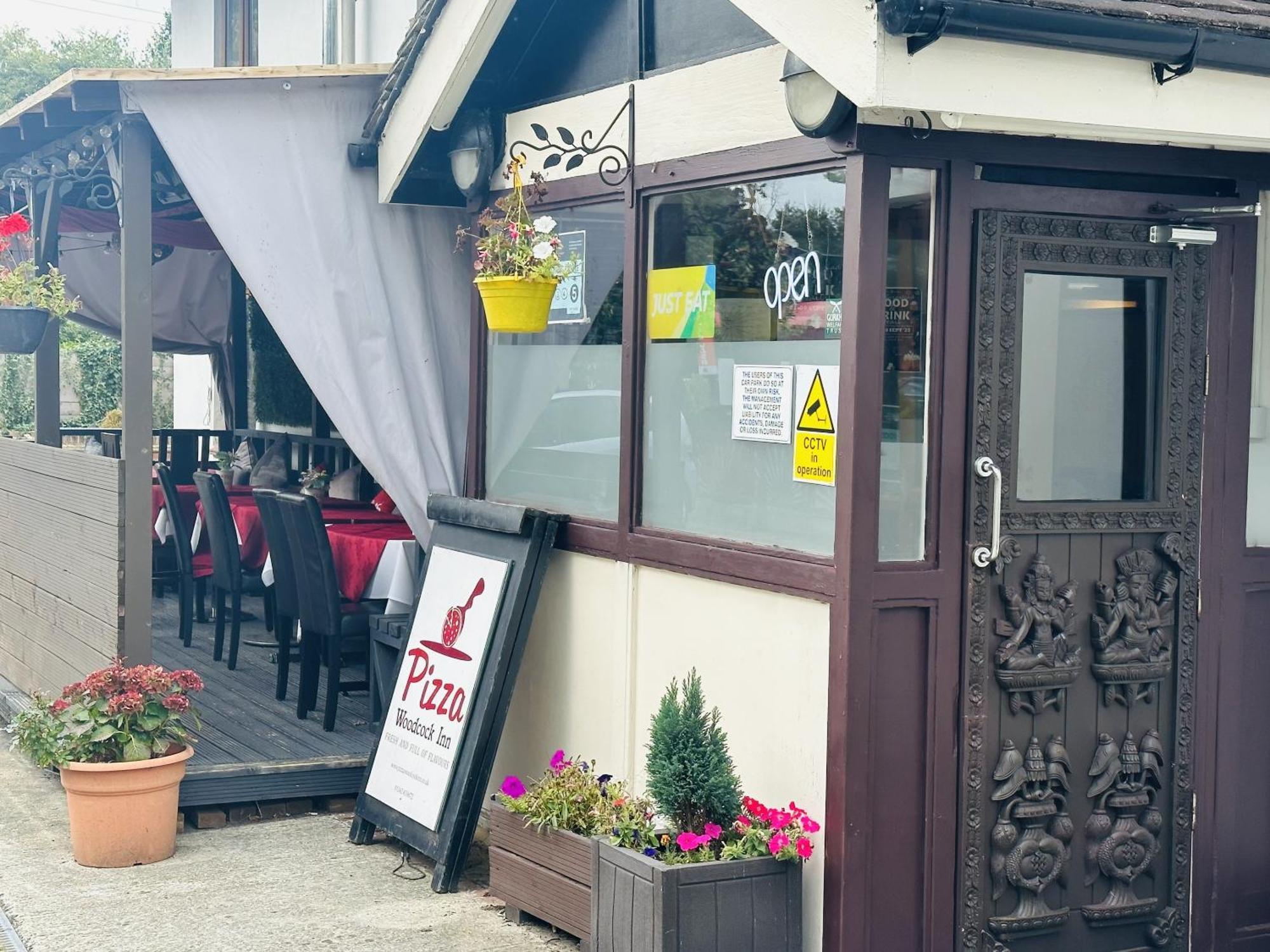 Woodcock Inn Felbridge Bagian luar foto